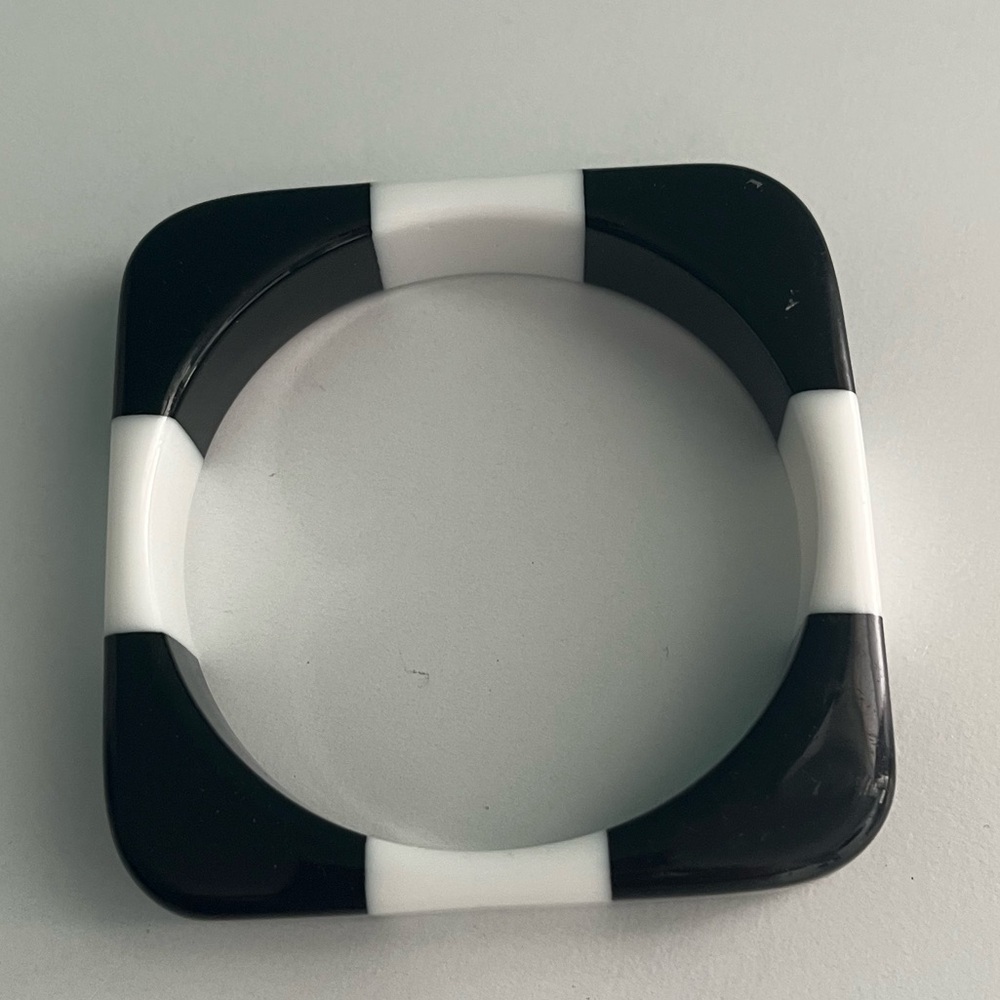 Black and White Striped Square Lucite Bangle Bracelet.